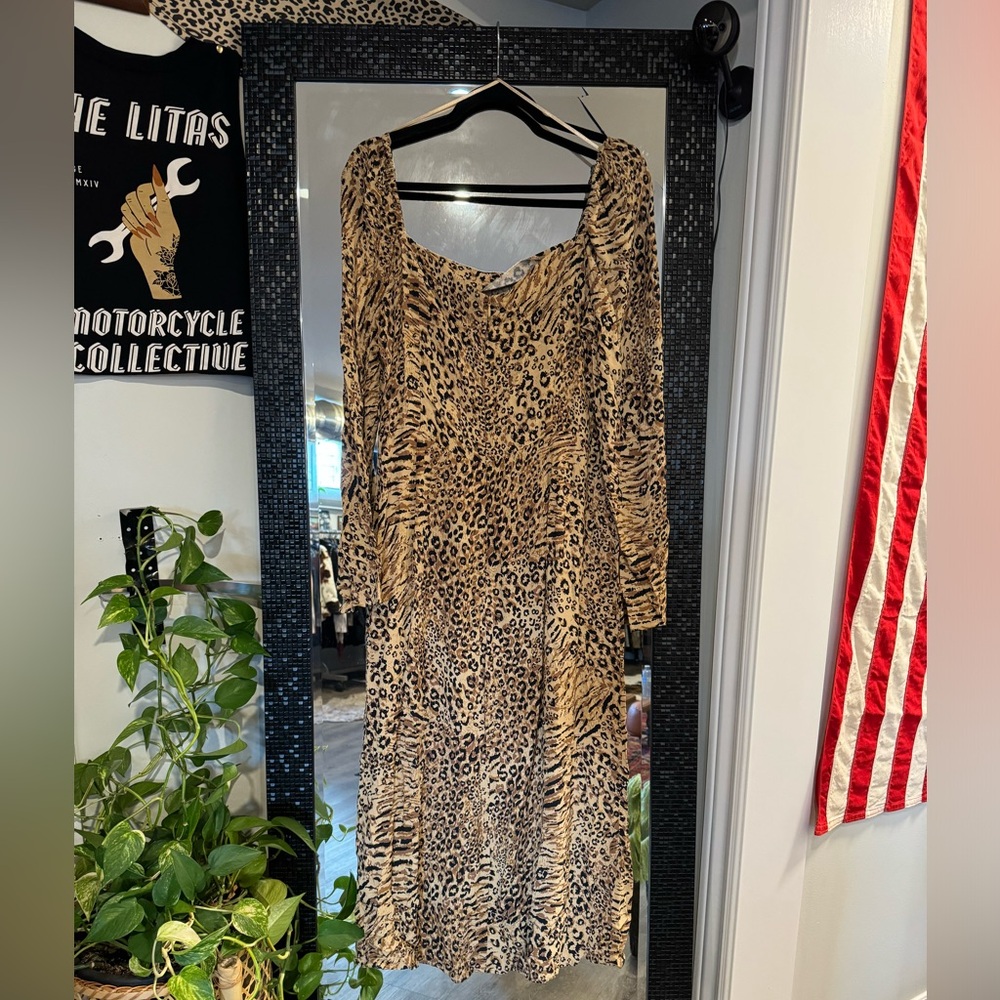 Warehouse Leopard Dress - Picture 2 of 3